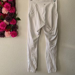 White Lululemon crops 🤍